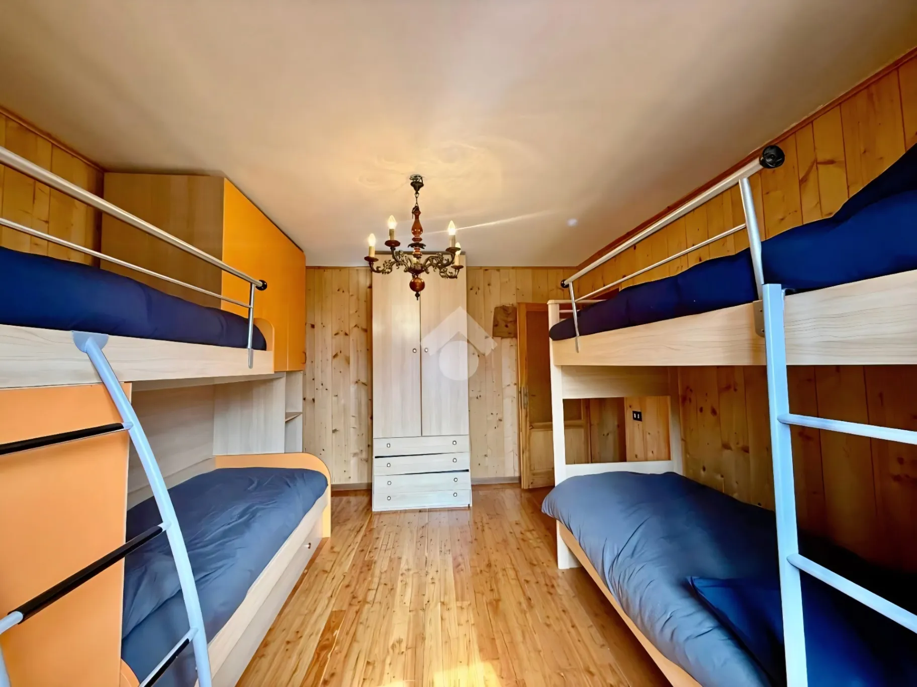 Zimmer mit Etagenbetten